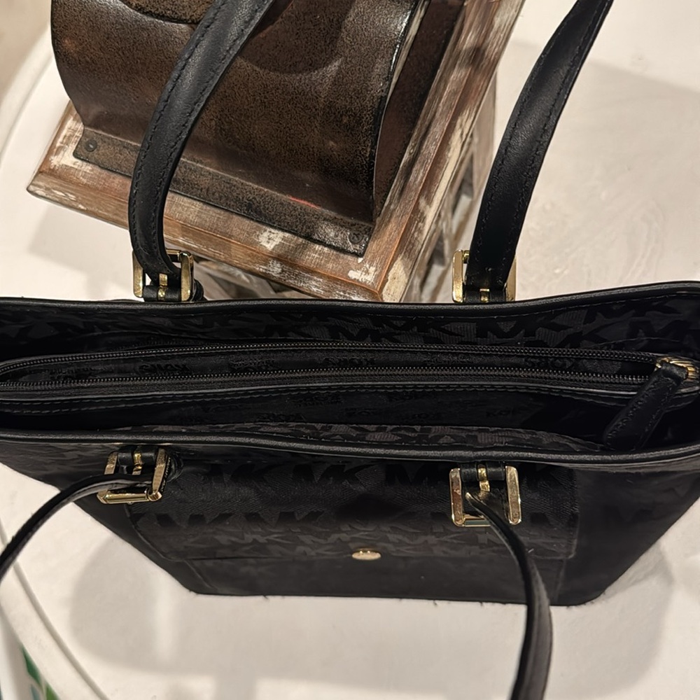 Michael Kors Jet Set Solid Black Medium Multi Poc… - image 6